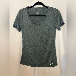 Nike Women's Dri-FIT Top Size Small